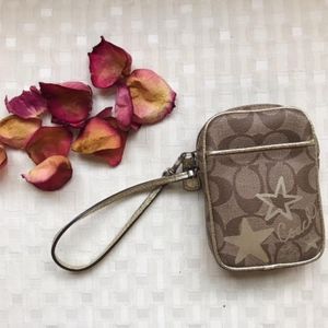 Adorable Coach Wristlet